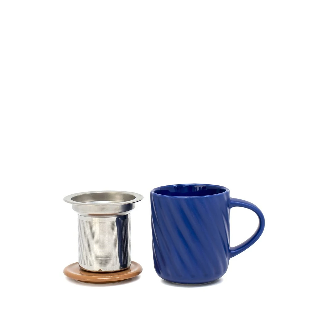 Salt & Pepper Salt & Pepper Oleta Tea Infuser Mug With Lid 330ml Cobalt 4 Salt & Pepper Salt & Pepper Oleta Tea Infuser Mug With Lid 330ml Cobalt - Image 2