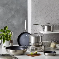 Cuisine::pro Diamond 9 Tri-ply Ultimate Pan 32cm 19 Cuisine::pro Diamond 9 Tri-ply Ultimate Pan 32cm -Cookware Shop CP DIAM 9 TRIPLY GROUP20SHOT 06 5