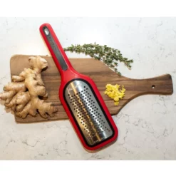 Microplane Select Series Coarse Grater Red 10 Microplane Select Series Coarse Grater Red -Cookware Shop DKS 15220 4