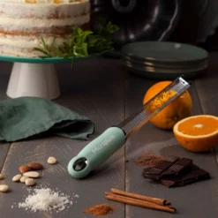 Microplane Premium Zester Grater Retro Green 7 Microplane Premium Zester Grater Retro Green -Cookware Shop DKS 15367 3