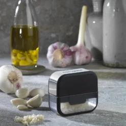 Microplane Specialty Series Garlic Mincer -Cookware Shop DKS 15998 3