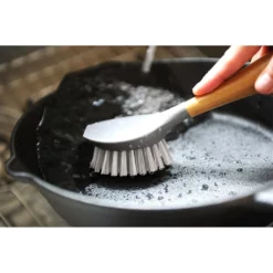 Full Circle Tenacious C Cast Iron Brush 7 Full Circle Tenacious C Cast Iron Brush -Cookware Shop DKS 28800 2