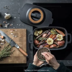 Fiskars Norden Cast Iron Non-Stick Oval Casserole 5L -Cookware Shop FIS 1026567 4