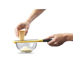 Joseph Joseph GripGrater Paddle Grater With Bowl Grip Coarse Yellow -Cookware Shop JOS 20169 2