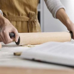 Joseph Joseph Grip Pin Ergonomic Rolling Pin Grey -Cookware Shop JOS 40108 4