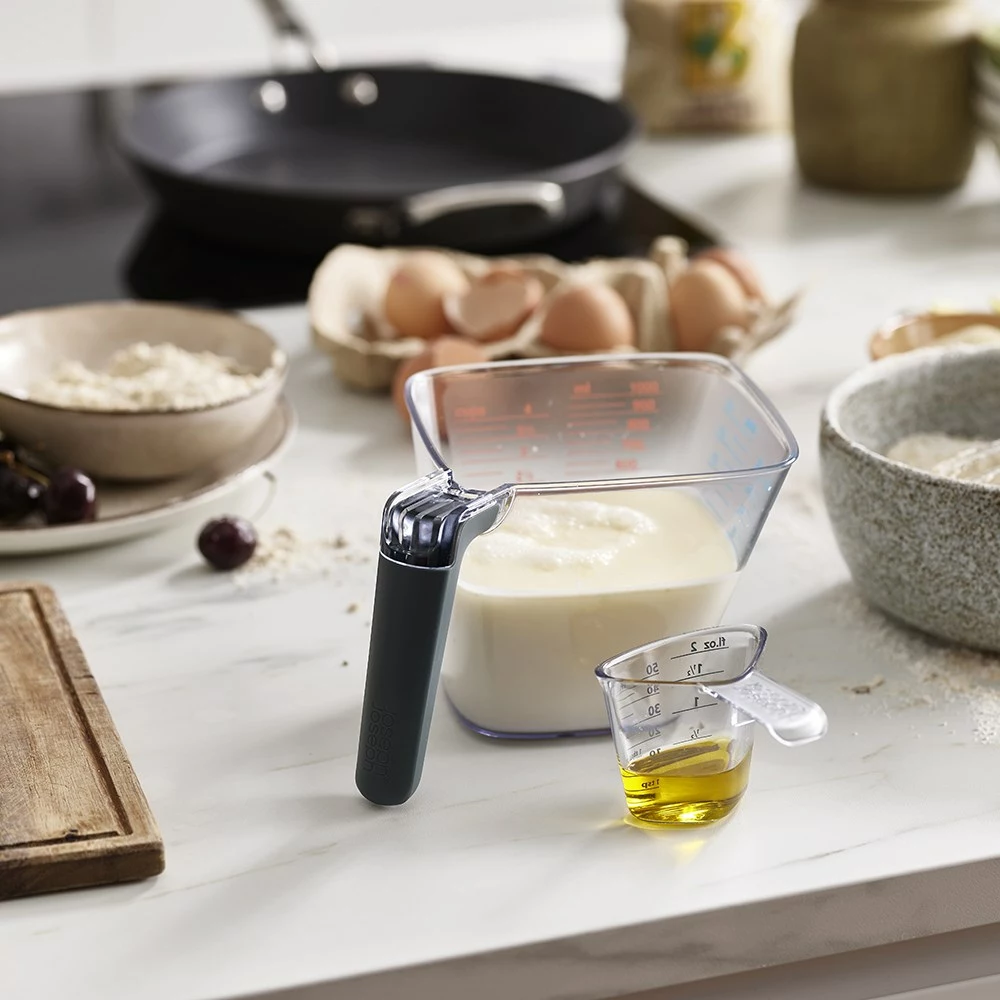 Joseph Joseph Align 2 Piece Easy Read Measuring Jug Set 5 Joseph Joseph Align 2 Piece Easy Read Measuring Jug Set - Image 3