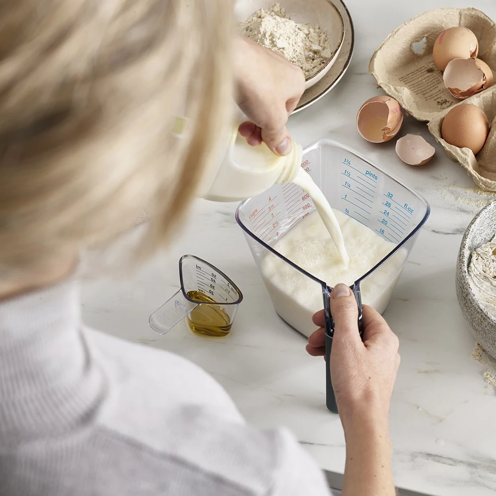 Joseph Joseph Align 2 Piece Easy Read Measuring Jug Set 6 Joseph Joseph Align 2 Piece Easy Read Measuring Jug Set - Image 4