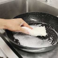 White Magic Eco Basics Bamboo Washing Up Pad Pack Of 2 White -Cookware Shop JTY WMEBBWPW 4