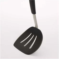 OXO Good Grips Flexible Silicone Pancake Turner Black -Cookware Shop KHA 1071533 2