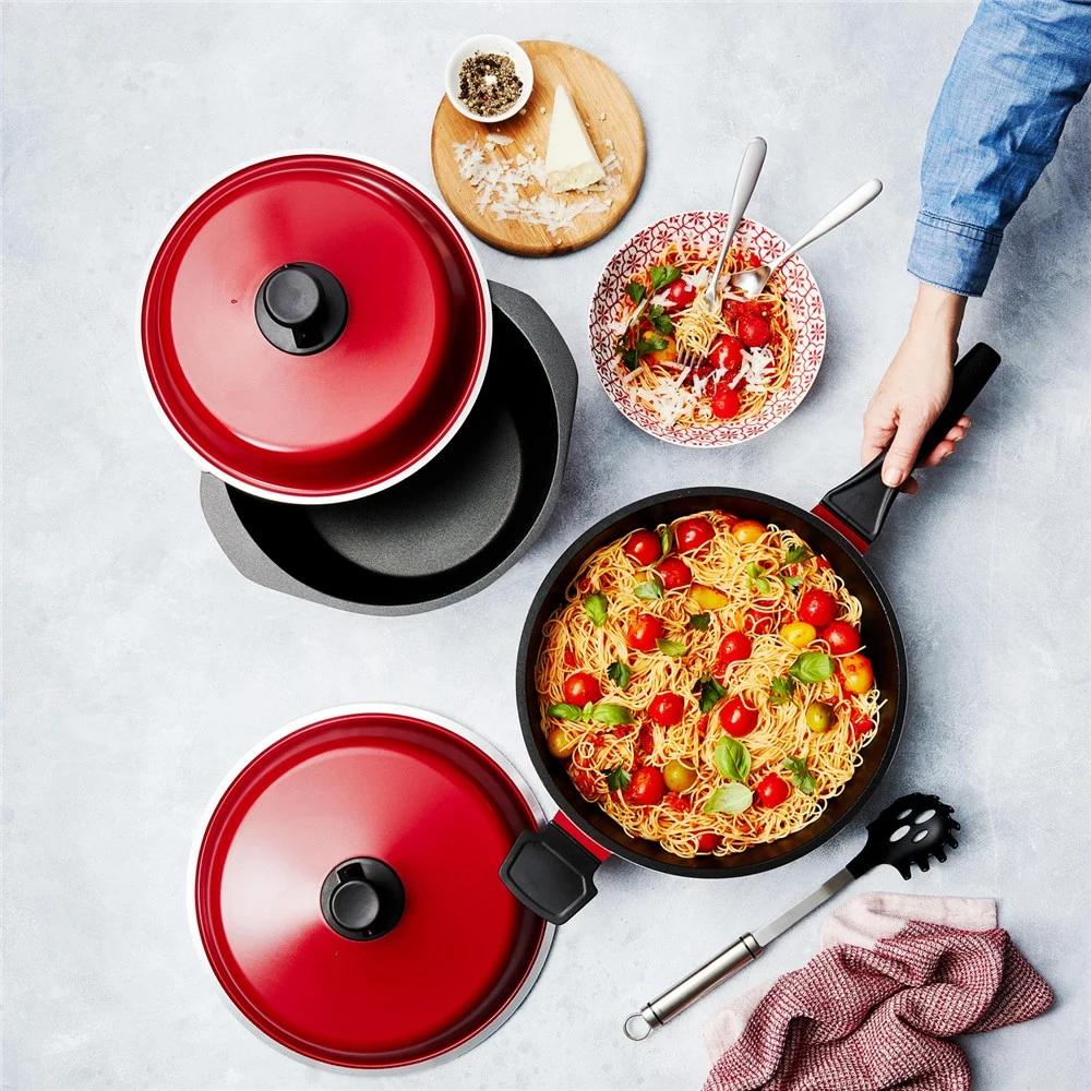 Bessemer Red 4 Piece Cookware Set 8 Bessemer Red 4 Piece Cookware Set - Image 6