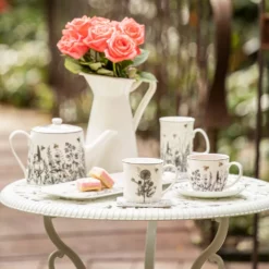 Ashdene Queen Bee Infuser Teapot 900ml -Cookware Shop LAD 521013 4