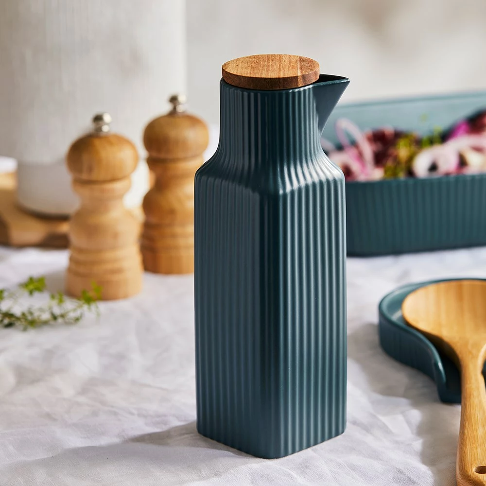 Alex Liddy Harley II Oil Bottle 600ml Teal 4 Alex Liddy Harley II Oil Bottle 600ml Teal - Image 2