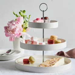 Alex Liddy Harley II 3 Tier Cakestand White 9 Alex Liddy Harley II 3 Tier Cakestand White -Cookware Shop PCP 1041913 3