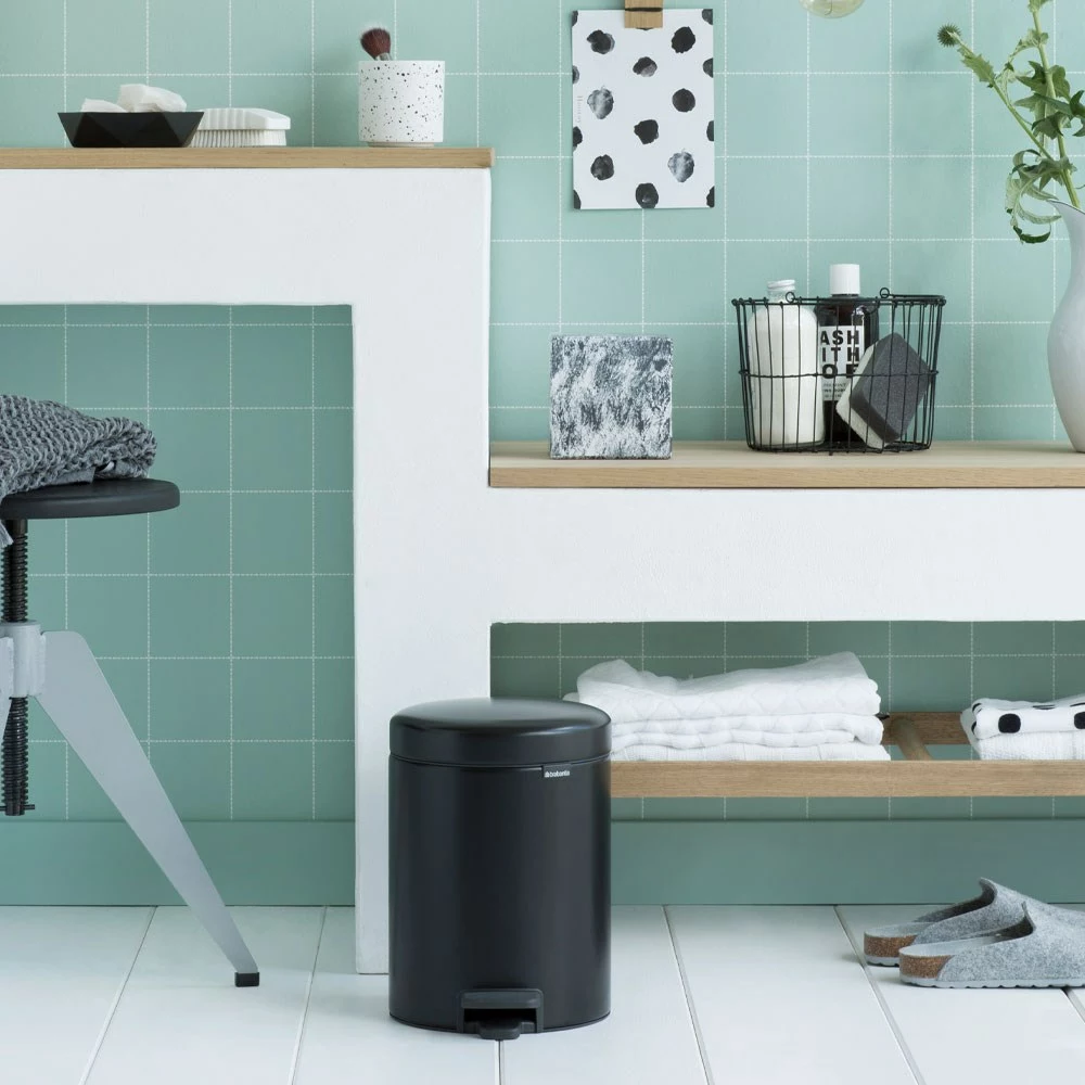Brabantia NewICON Pedal Bin 5L Matt Black 5 Brabantia NewICON Pedal Bin 5L Matt Black - Image 3