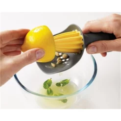 Joseph Joseph Yellow Catcher Citrus Reamer 7 Joseph Joseph Yellow Catcher Citrus Reamer -Cookware Shop jos 20028 3